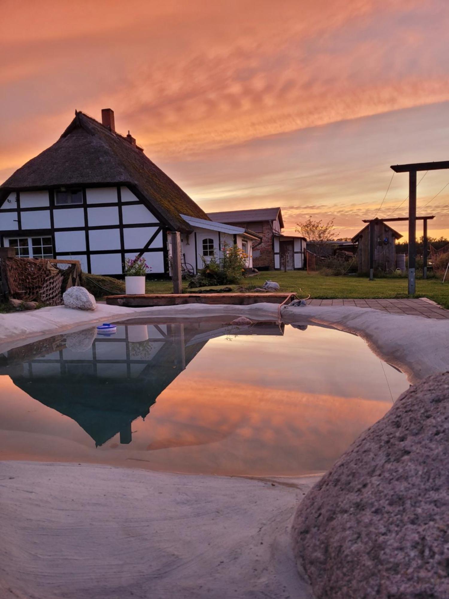 Villa Urlaub Unterm Reetdach Auf Dem Darss Fuhlendorf  Esterno foto